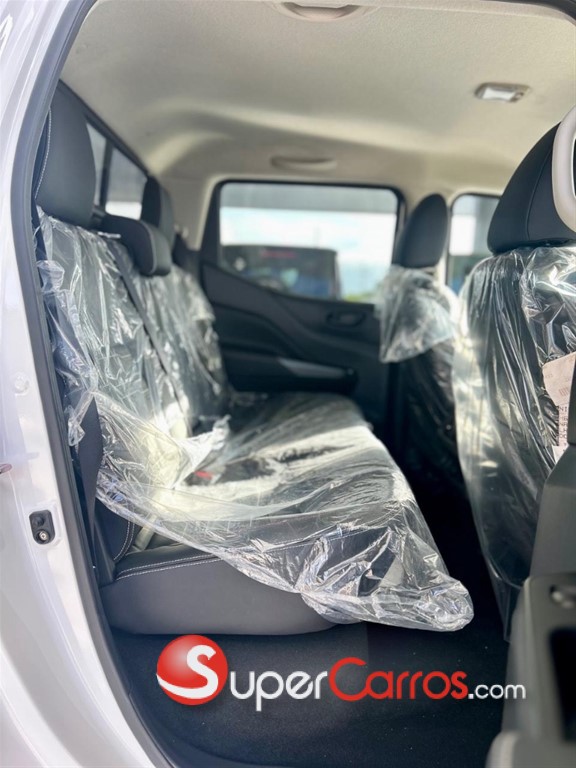2026 Nissan Frontier Pro-4X — foto 4 / 9