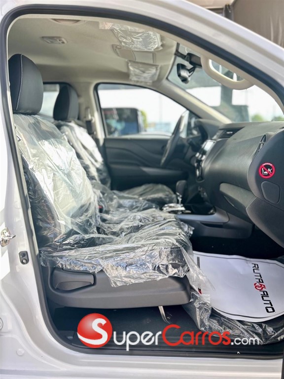2026 Nissan Frontier Pro-4X — foto 6 / 9