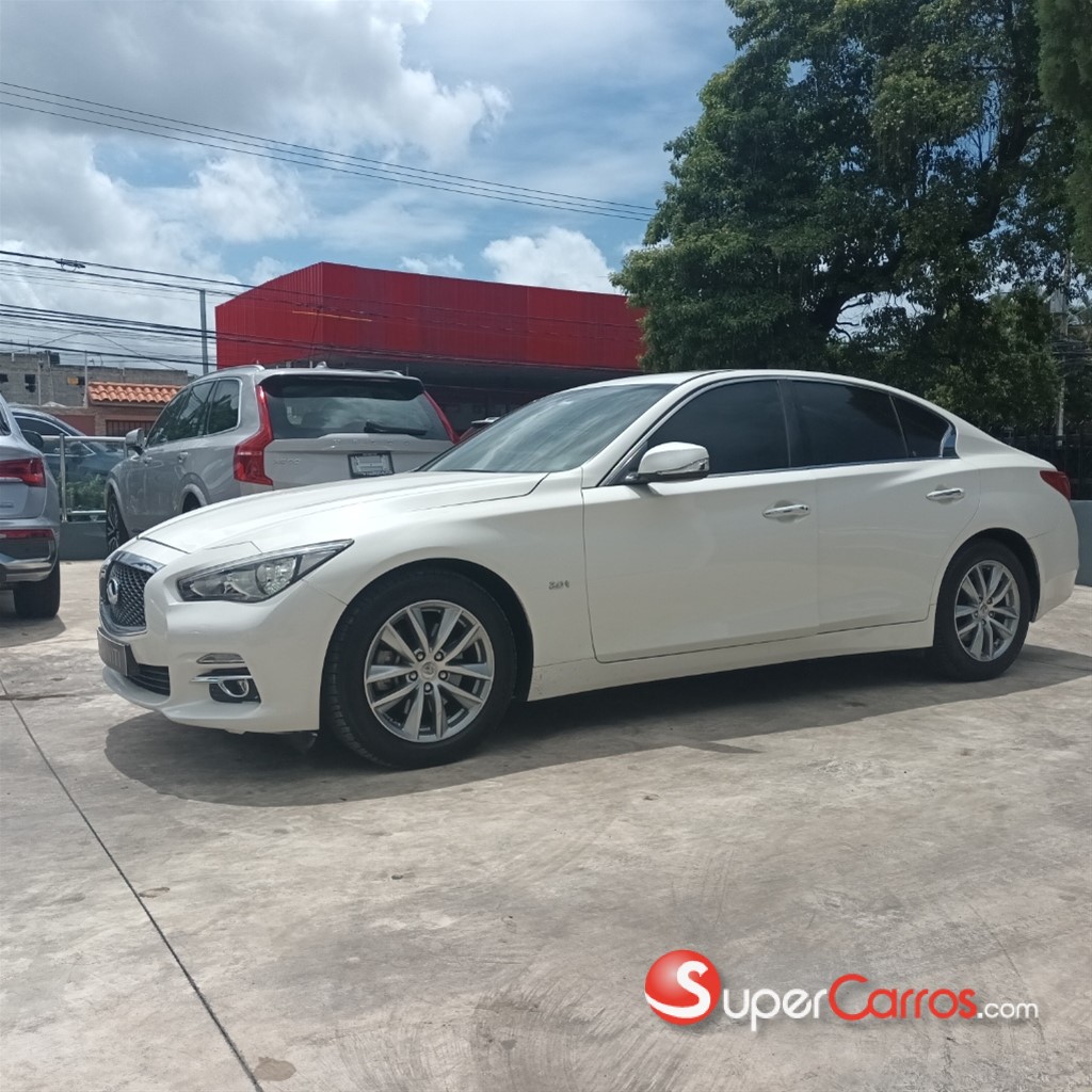 2017 Infiniti Q-50 — foto 11 / 12