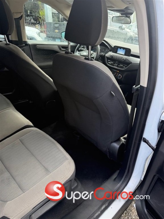 2020 Ford Escape S — foto 9 / 12