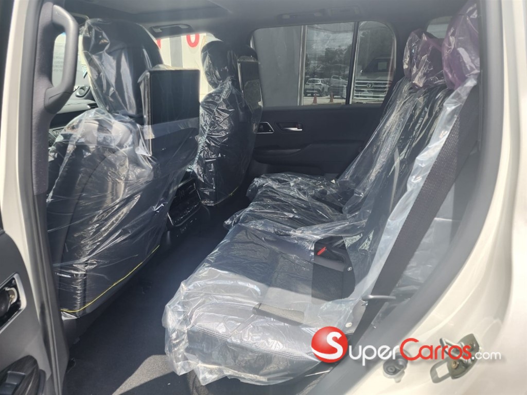 2025 Toyota Land Cruiser GR SPORT — foto 7 / 8