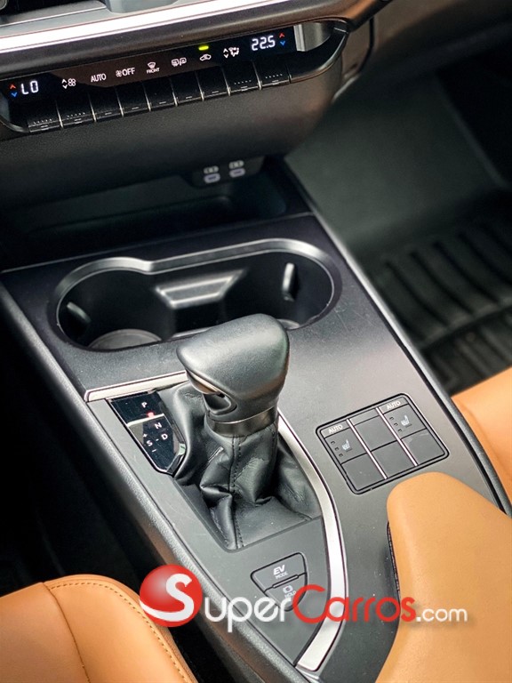 2024 Lexus UX 250 HYBRID — foto 9 / 12