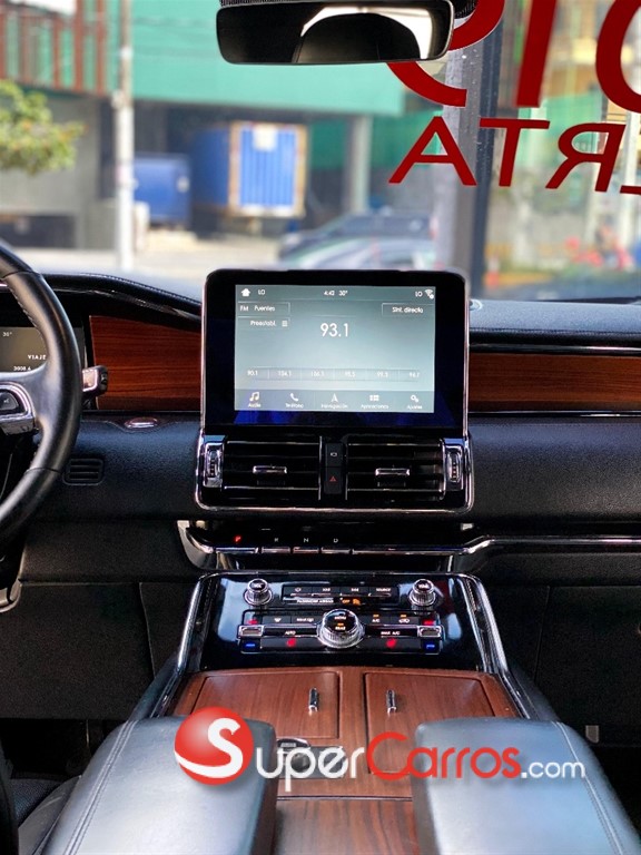 2019 Lincoln Navigator — foto 7 / 12