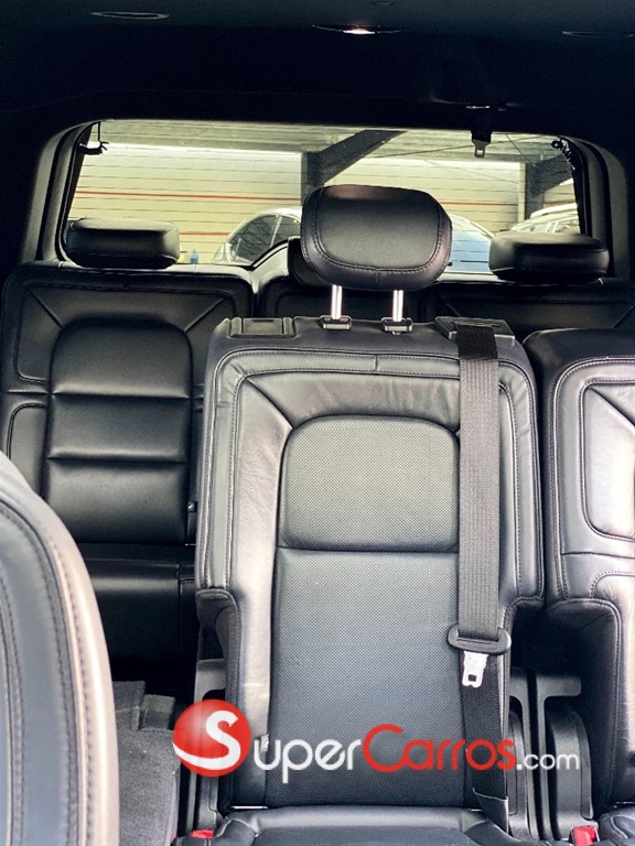 2019 Lincoln Navigator — foto 10 / 12