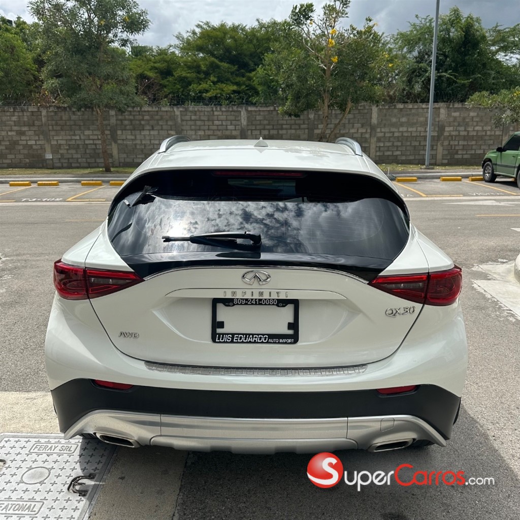 2018 Infiniti QX-30 — foto 6 / 10
