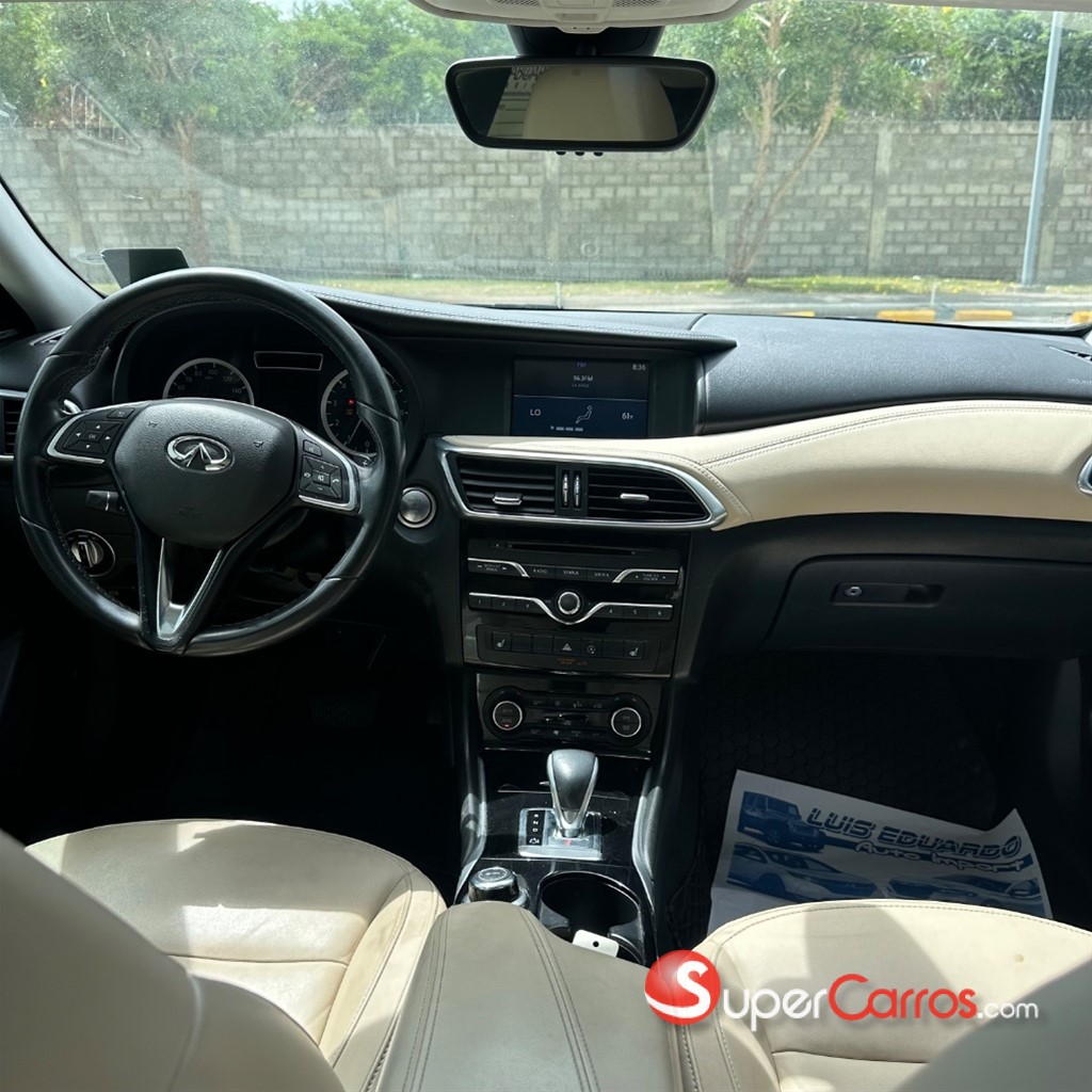 2018 Infiniti QX-30 — foto 10 / 10