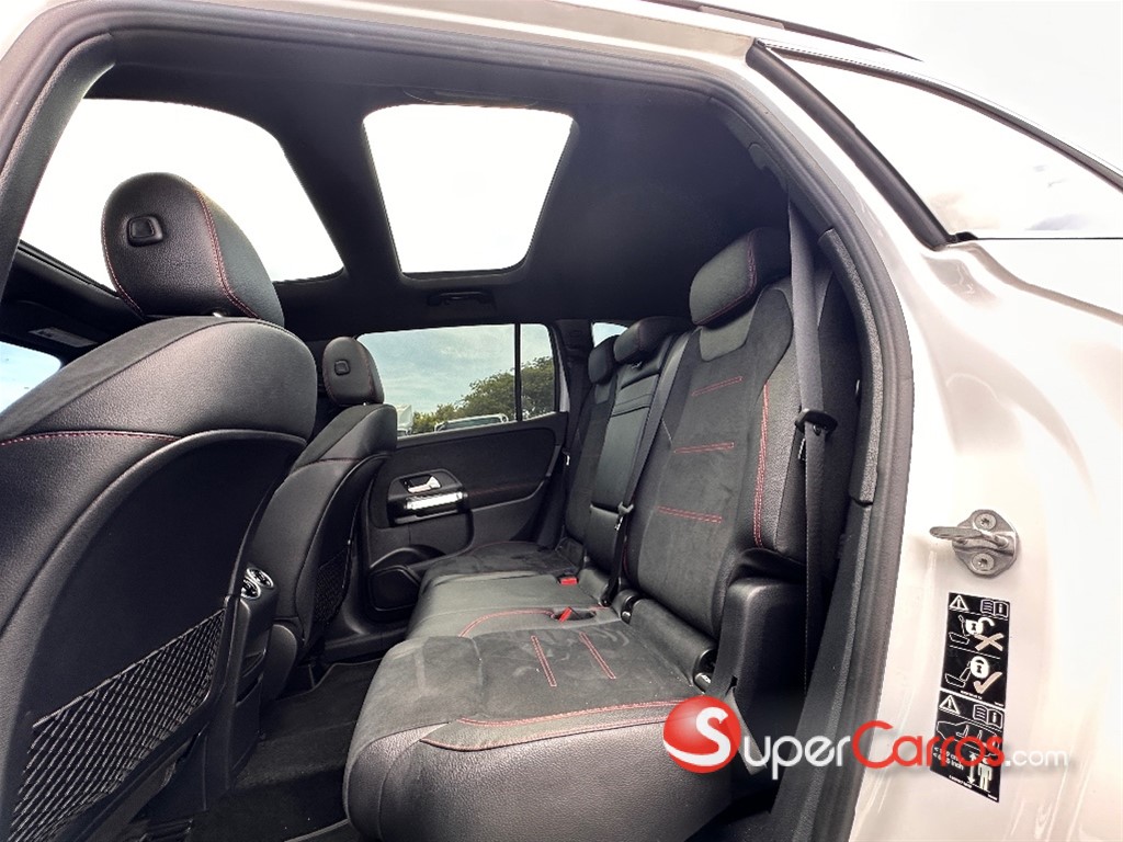 2021 Mercedes-Benz Clase GLB 250 AMG — foto 6 / 7