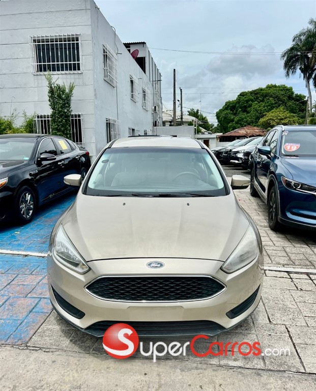 2017 Ford Focus SE — foto 2 / 12