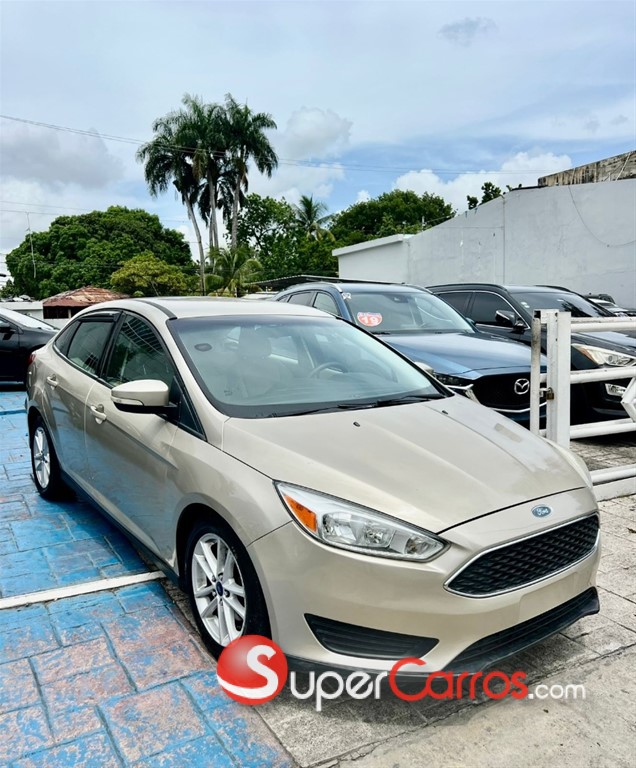 2017 Ford Focus SE — foto 3 / 12