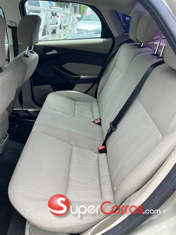 2017 Ford Focus SE — foto 7 / 12