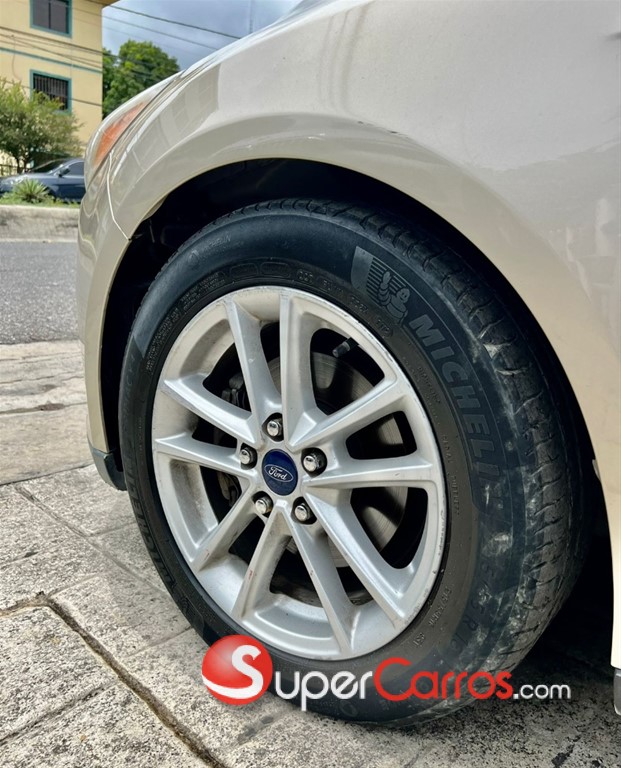 2017 Ford Focus SE — foto 11 / 12