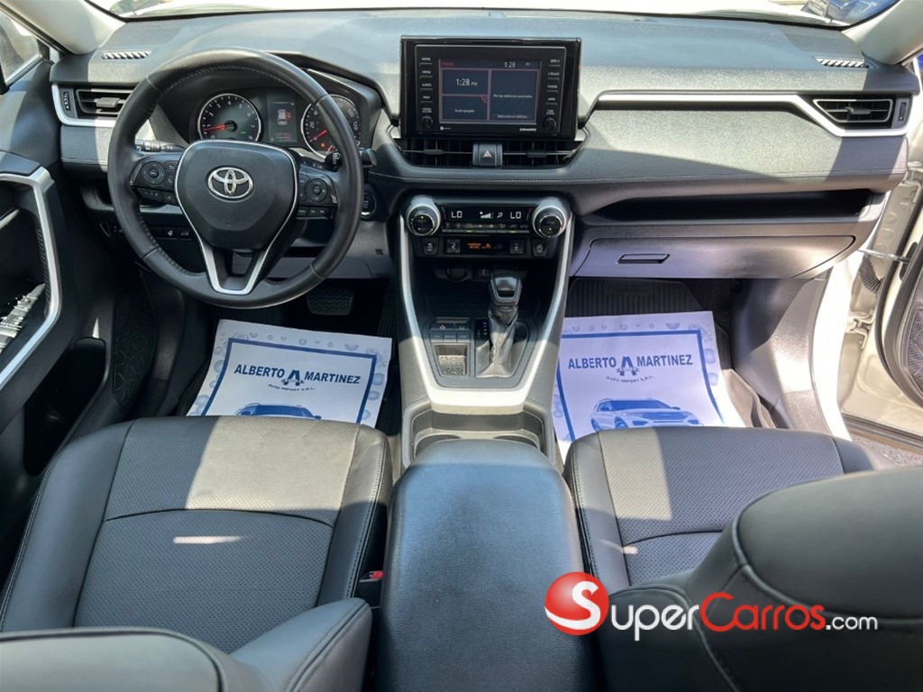 2020 Toyota RAV4 XLE — foto 10 / 12