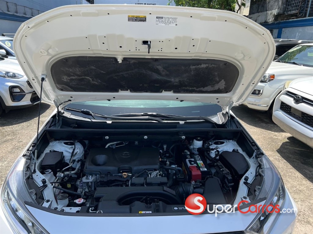 2020 Toyota RAV4 XLE — foto 11 / 12