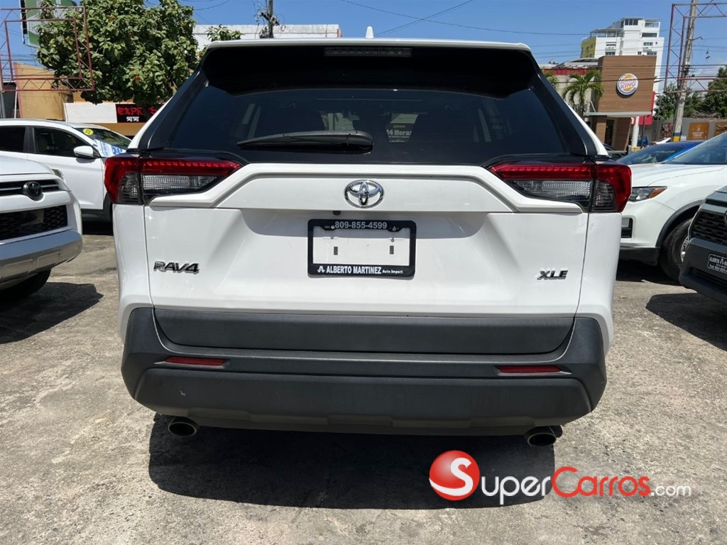 2020 Toyota RAV4 XLE — foto 12 / 12