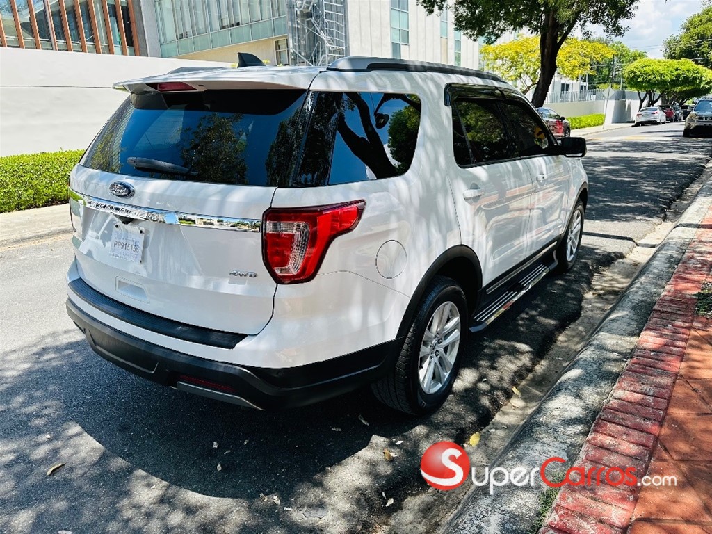 2019 Ford Explorer XLT 4WD — foto 3 / 12