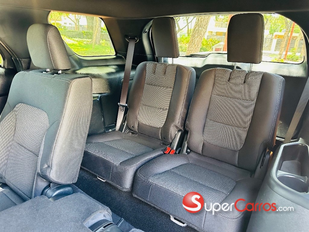 2019 Ford Explorer XLT 4WD — foto 8 / 12