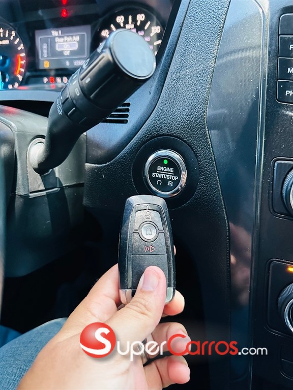 2019 Ford Explorer XLT 4WD — foto 11 / 12
