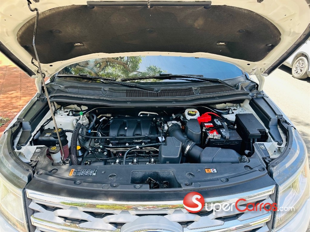 2019 Ford Explorer XLT 4WD — foto 12 / 12