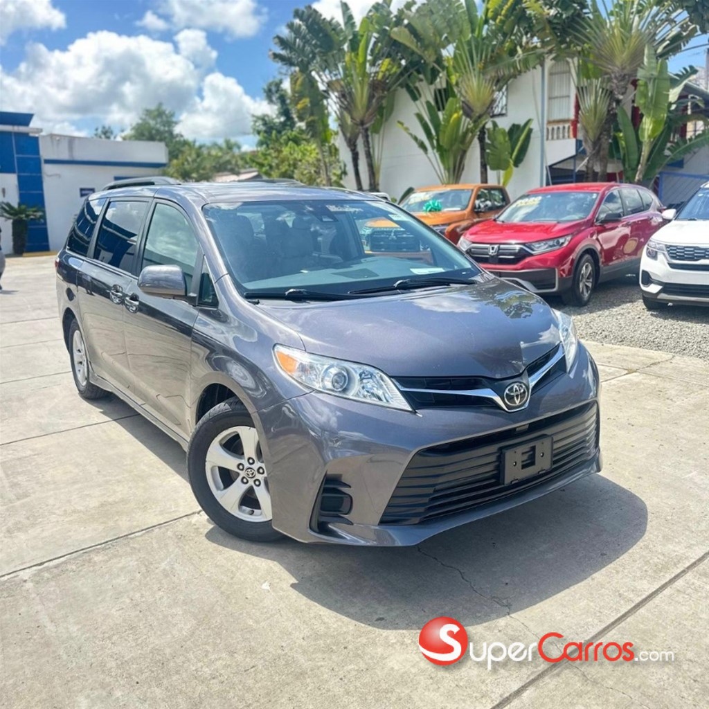 2020 Toyota Sienna LE