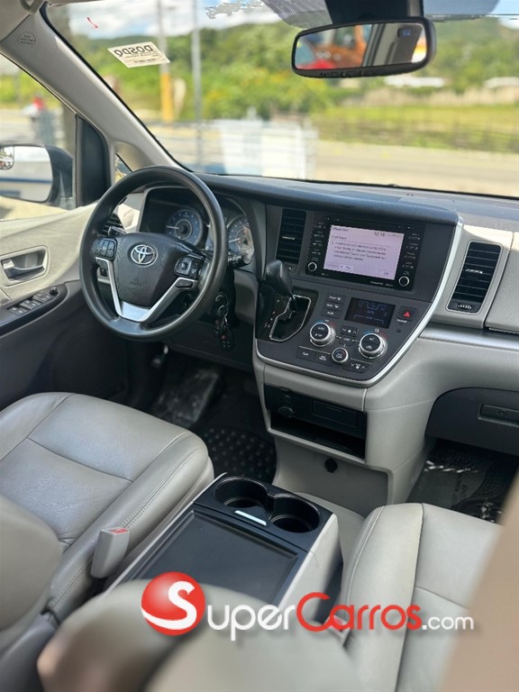 2020 Toyota Sienna LE — foto 5 / 10