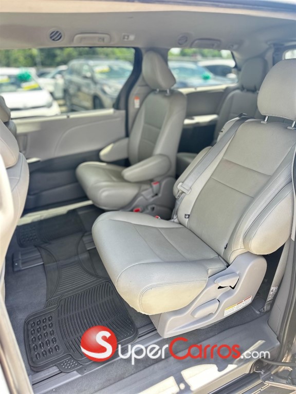 2020 Toyota Sienna LE — foto 10 / 10
