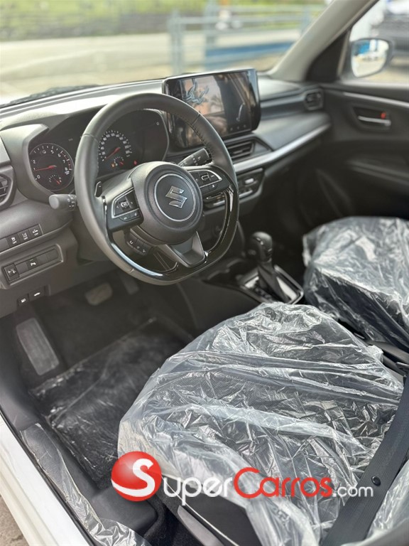 2025 Suzuki Swift GLX — foto 4 / 8