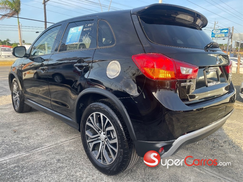 2017 Mitsubishi Motors Outlander Sport SE — foto 2 / 11