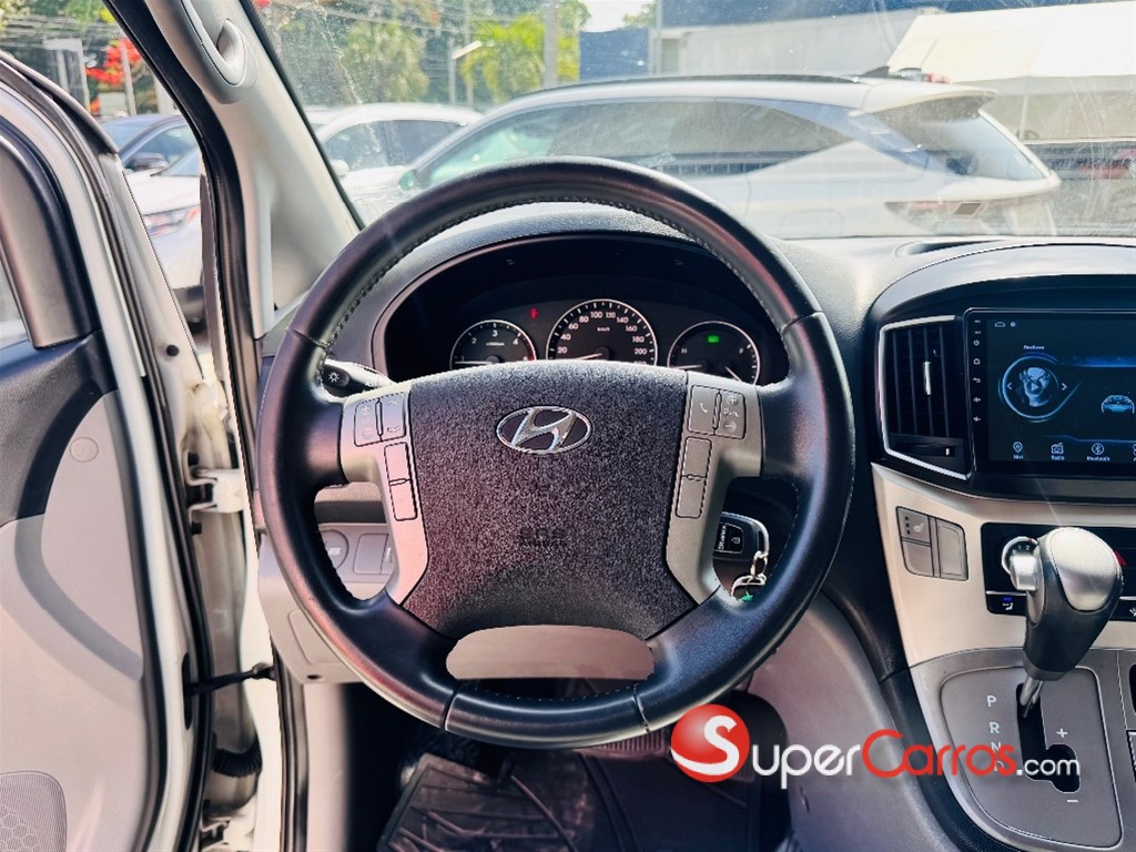 2020 Hyundai Grand Starex — foto 10 / 12