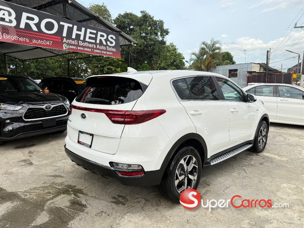 2020 Kia Sportage LX — foto 2 / 12