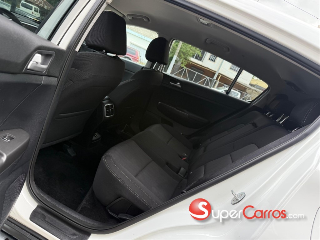 2020 Kia Sportage LX — foto 7 / 12