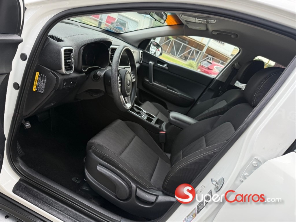 2020 Kia Sportage LX — foto 8 / 12