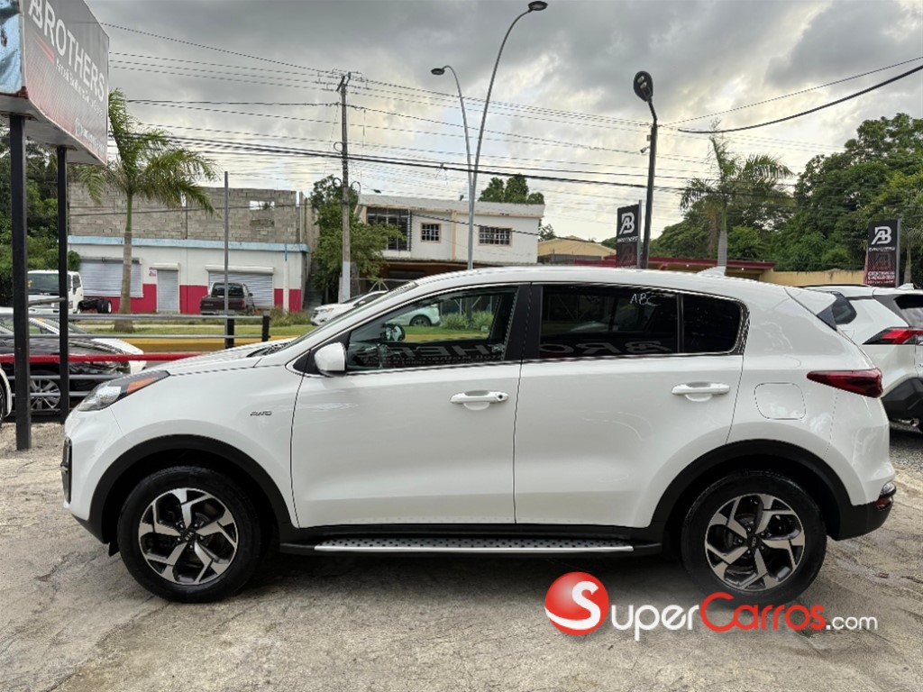 2020 Kia Sportage LX — foto 9 / 12