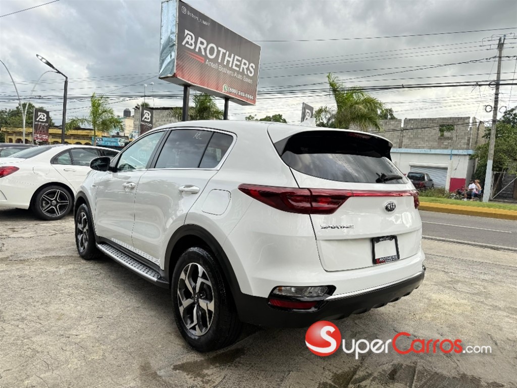 2020 Kia Sportage LX — foto 10 / 12