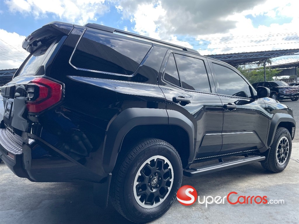 2026 Toyota 4 Runner SR5 Adventure — foto 5 / 10