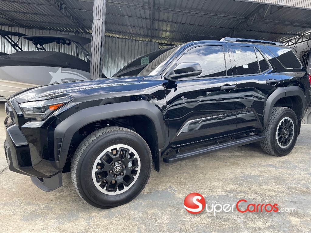 2026 Toyota 4 Runner SR5 Adventure — foto 8 / 10