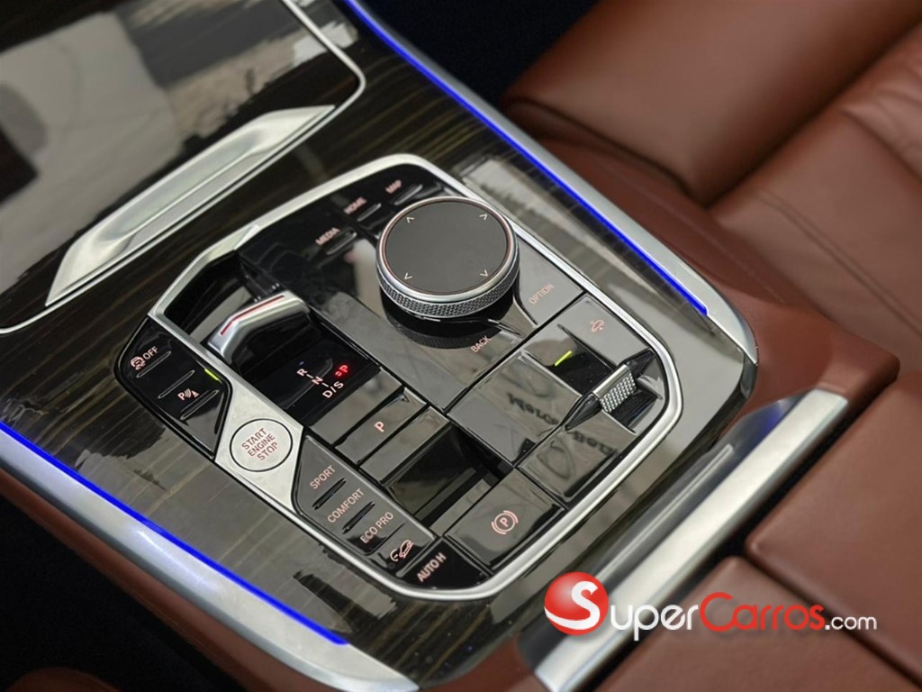 2023 BMW X 7 XDRIVE 40i — foto 8 / 12
