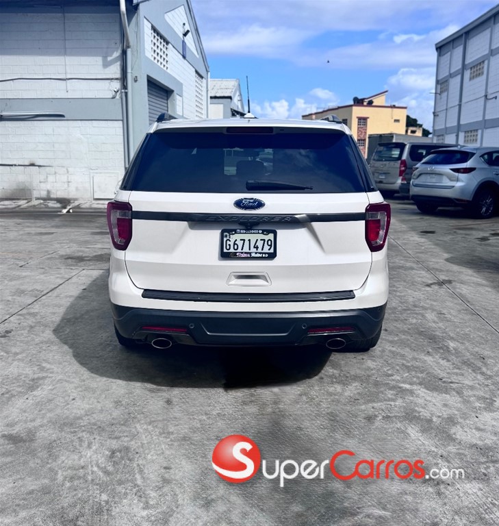 2018 Ford Explorer Limited — foto 8 / 12