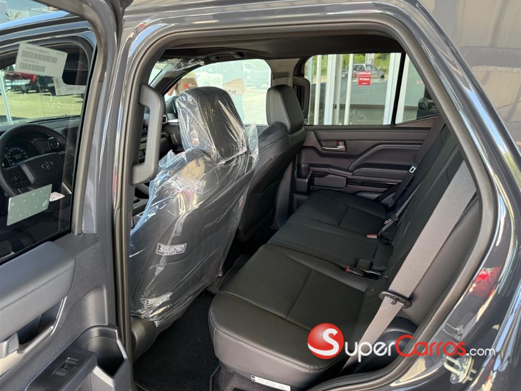 2026 Toyota 4 Runner Limited — foto 8 / 9