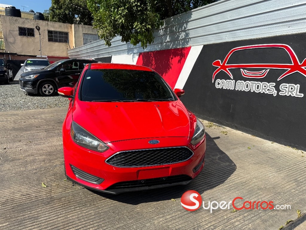 2016 Ford Focus SE — foto 2 / 9