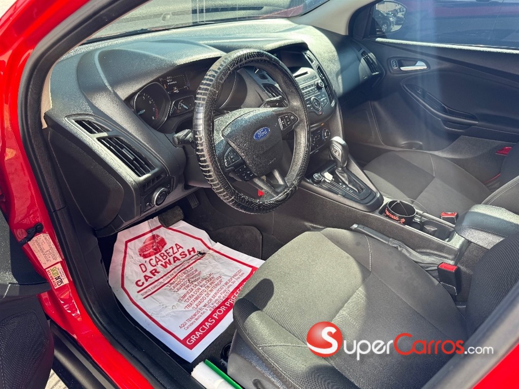 2016 Ford Focus SE — foto 7 / 9