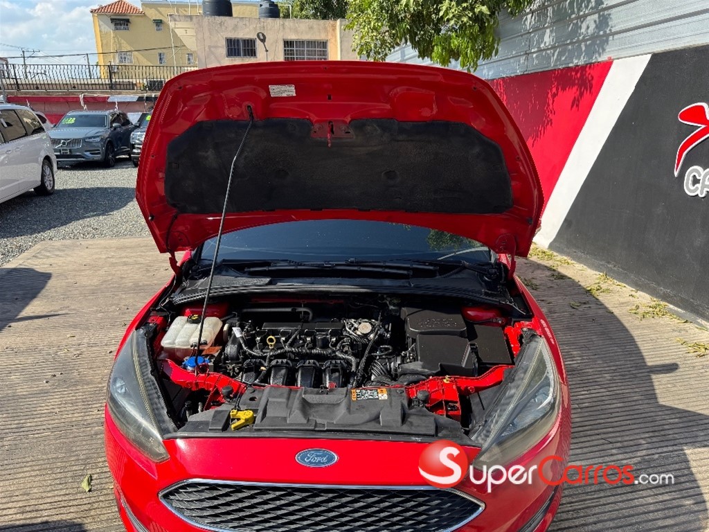 2016 Ford Focus SE — foto 9 / 9