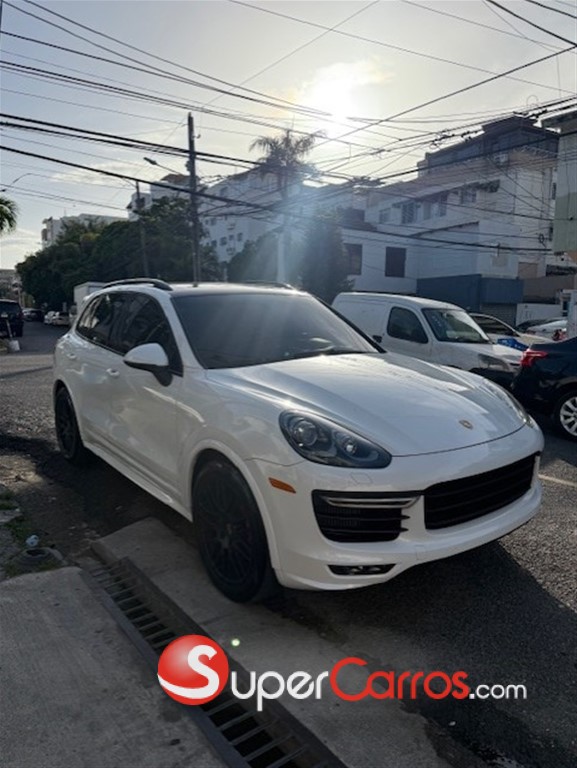 2016 Porsche Cayenne GTS