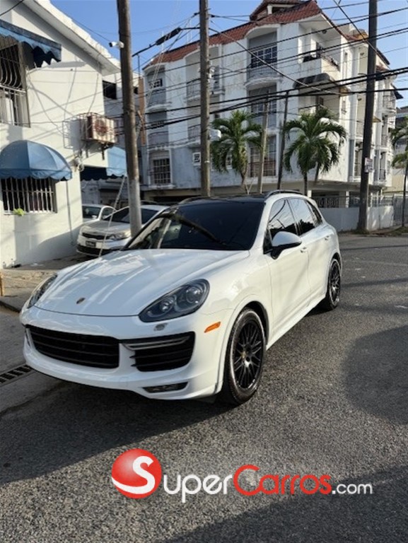 2016 Porsche Cayenne GTS — foto 2 / 12