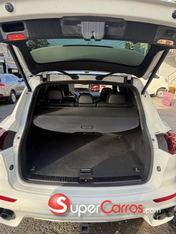 2016 Porsche Cayenne GTS — foto 12 / 12