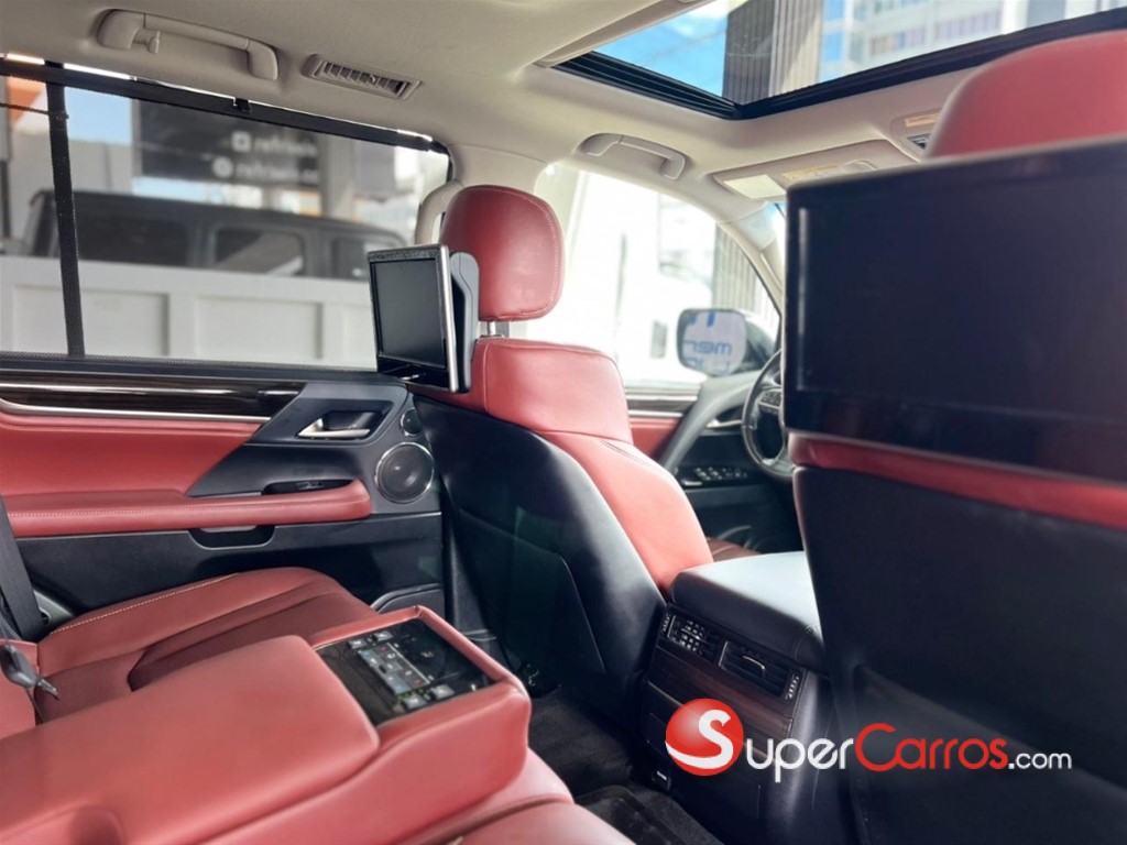 2021 Lexus LX 570 — foto 8 / 12