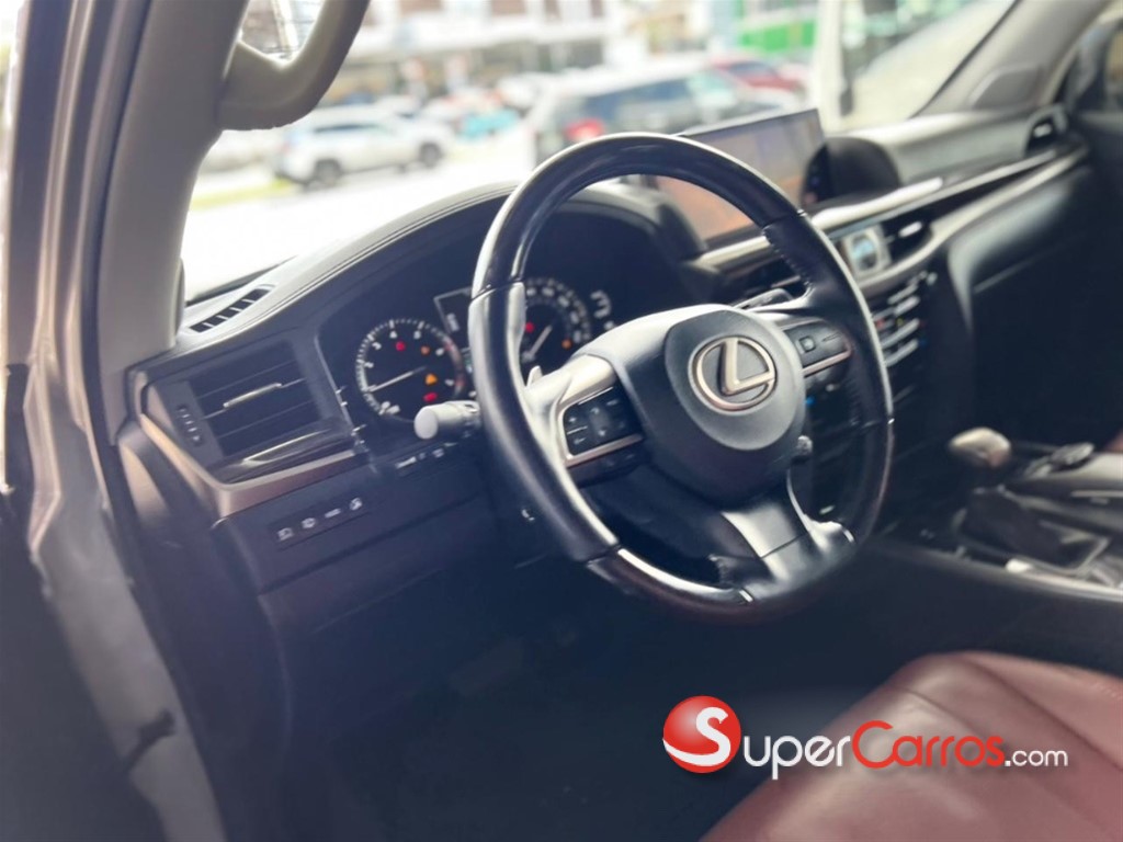 2021 Lexus LX 570 — foto 11 / 12