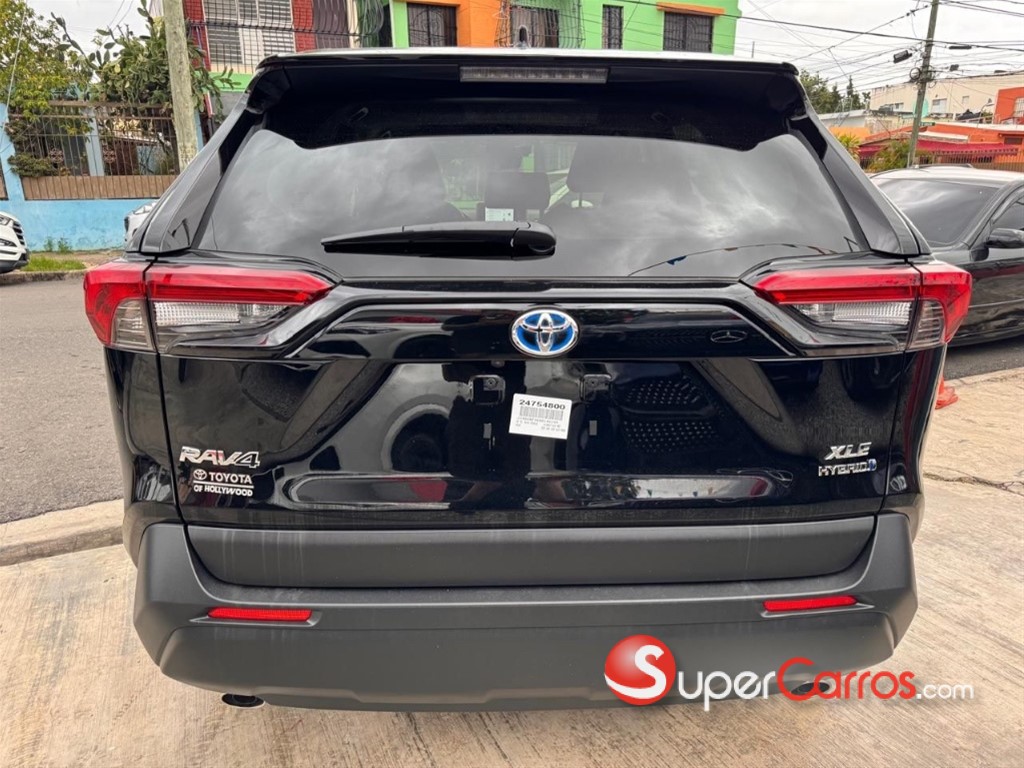 2024 Toyota RAV4 XLE Hybrid — foto 9 / 12