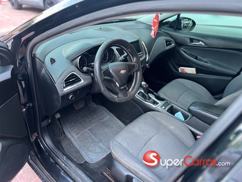 2019 Chevrolet Cruze LS — foto 4 / 9