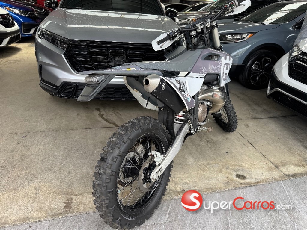 2024 Husqvarna TE-300 — foto 2 / 8