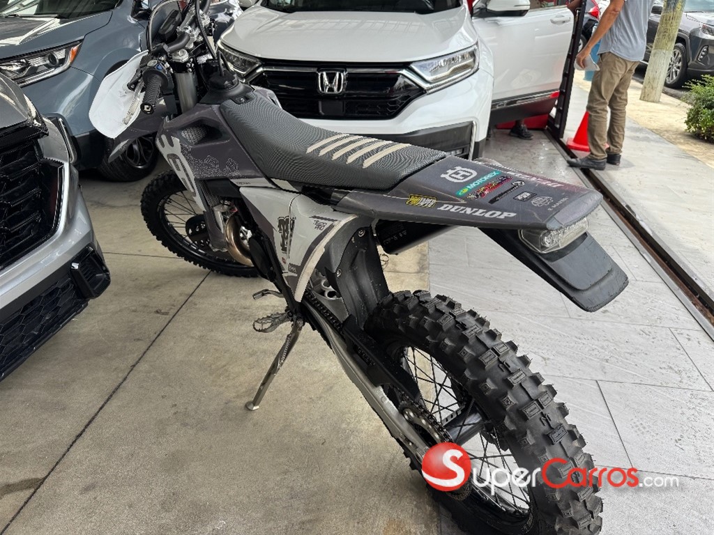 2024 Husqvarna TE-300 — foto 3 / 8